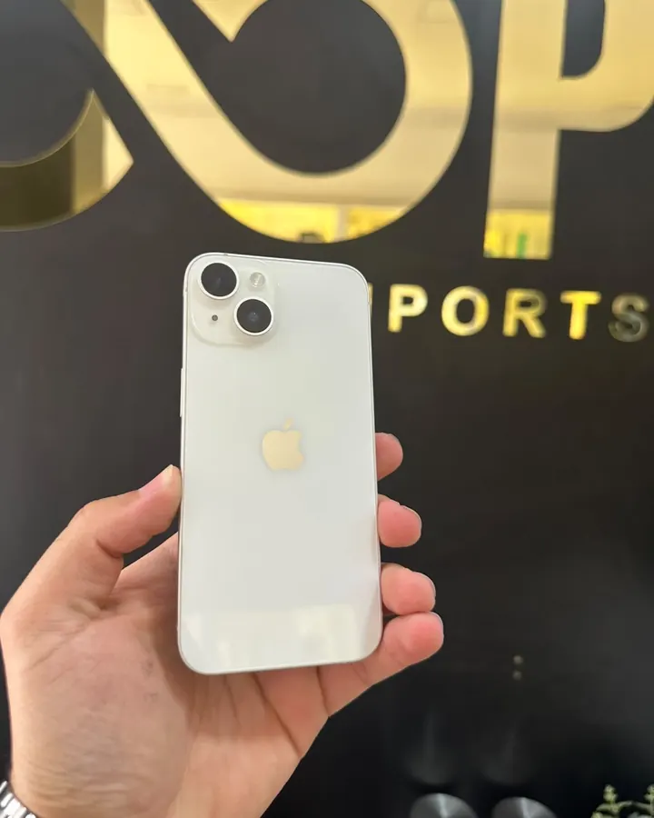 iPhone 14 128 GB estelar, seminovo com bateria em 84%, na Loop Imports em Caratinga